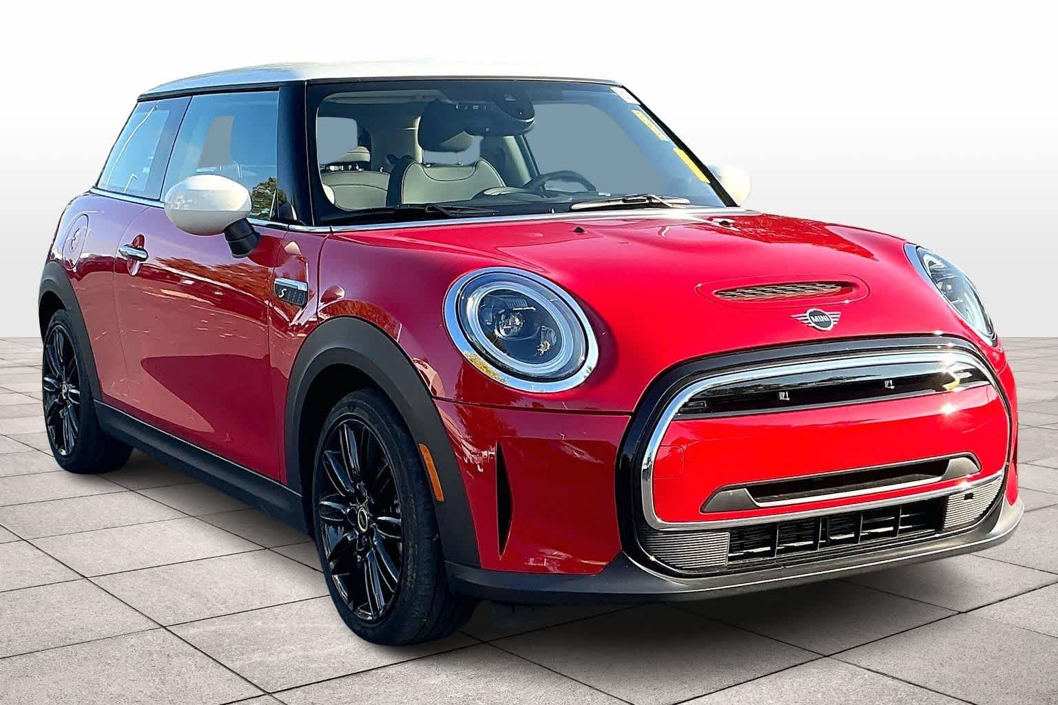 Used 2024 MINI Hardtop 2 Door SE with VIN WMW13DJ09R2V87251 for sale in Elk Grove, CA