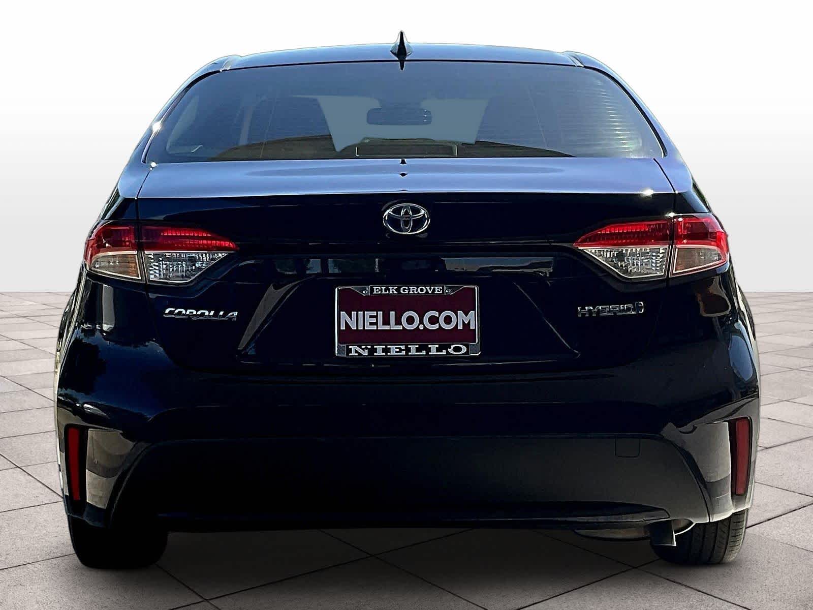 2022 Toyota Corolla Hybrid LE photo 4