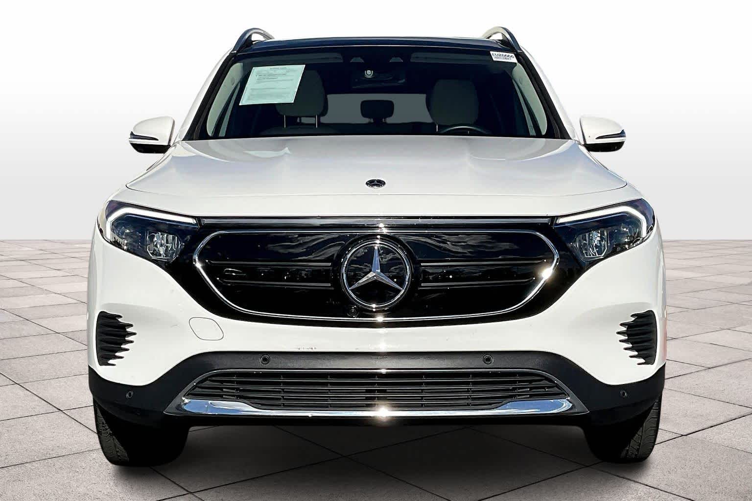 2022 Mercedes Benz EQB 300 4MATIC photo 3