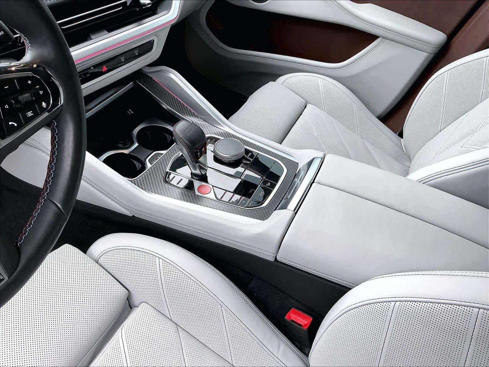 2025 BMW XM Base - Photo 17
