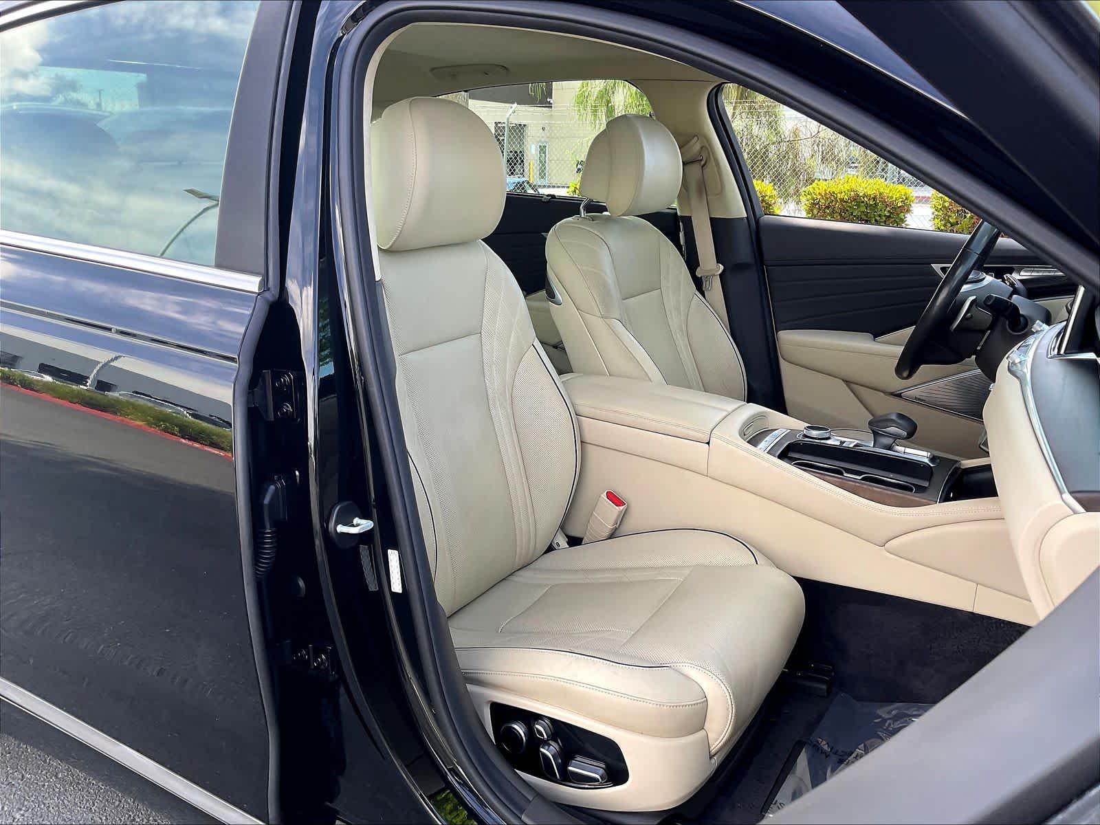 2019 Kia K900 Luxury photo 3