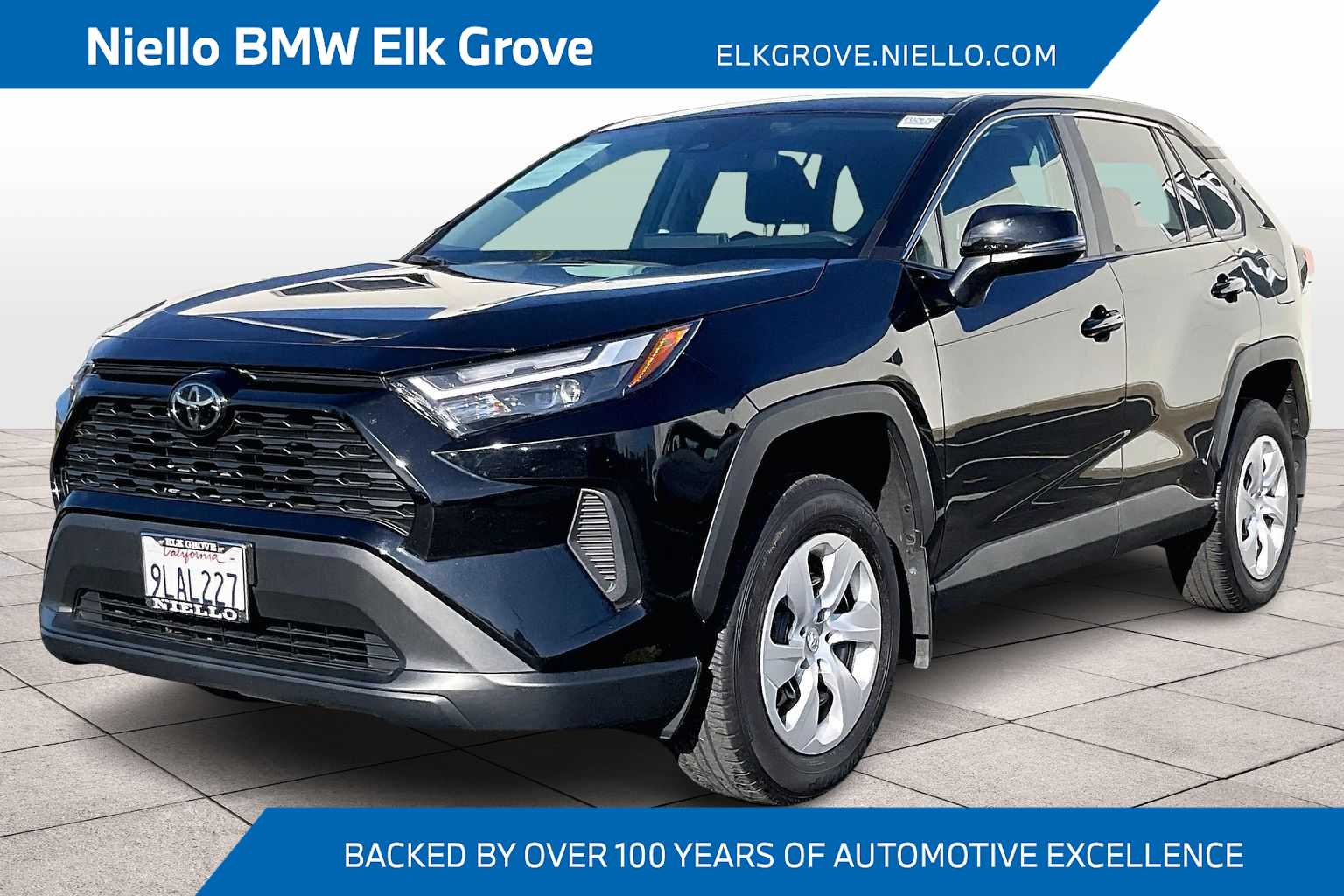 2024 Toyota RAV4 LE's photo