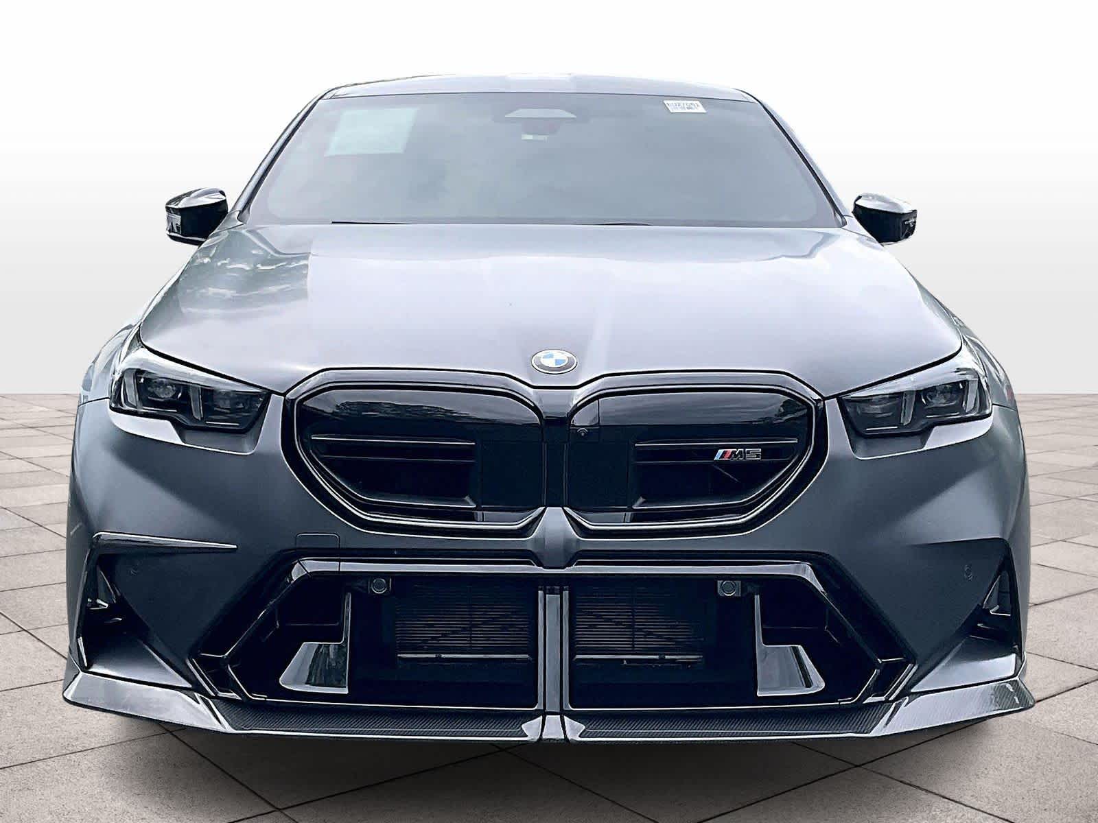 2025 BMW M5 photo 2