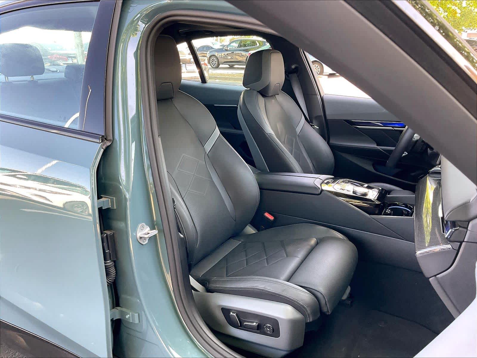 2026 BMW 540i xDrive 540i xDrive photo 6