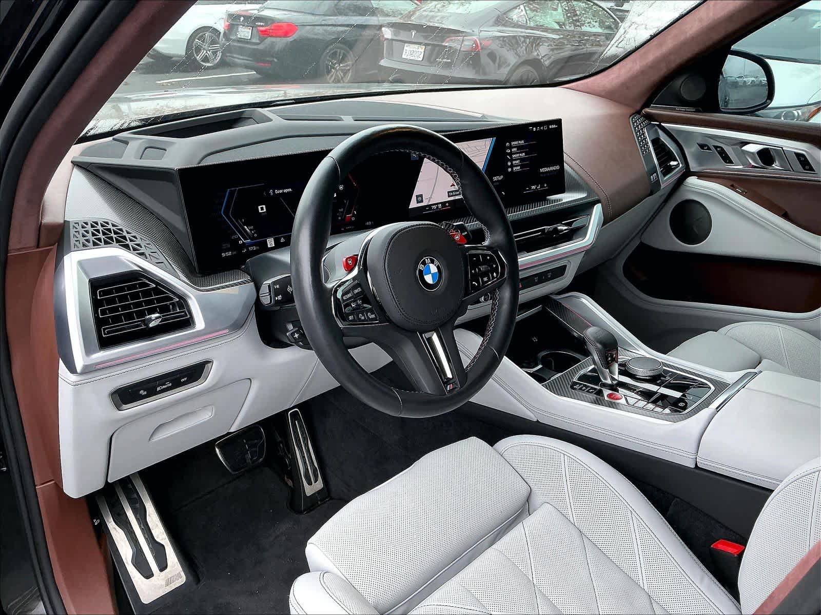 2025 BMW XM Base - Photo 14