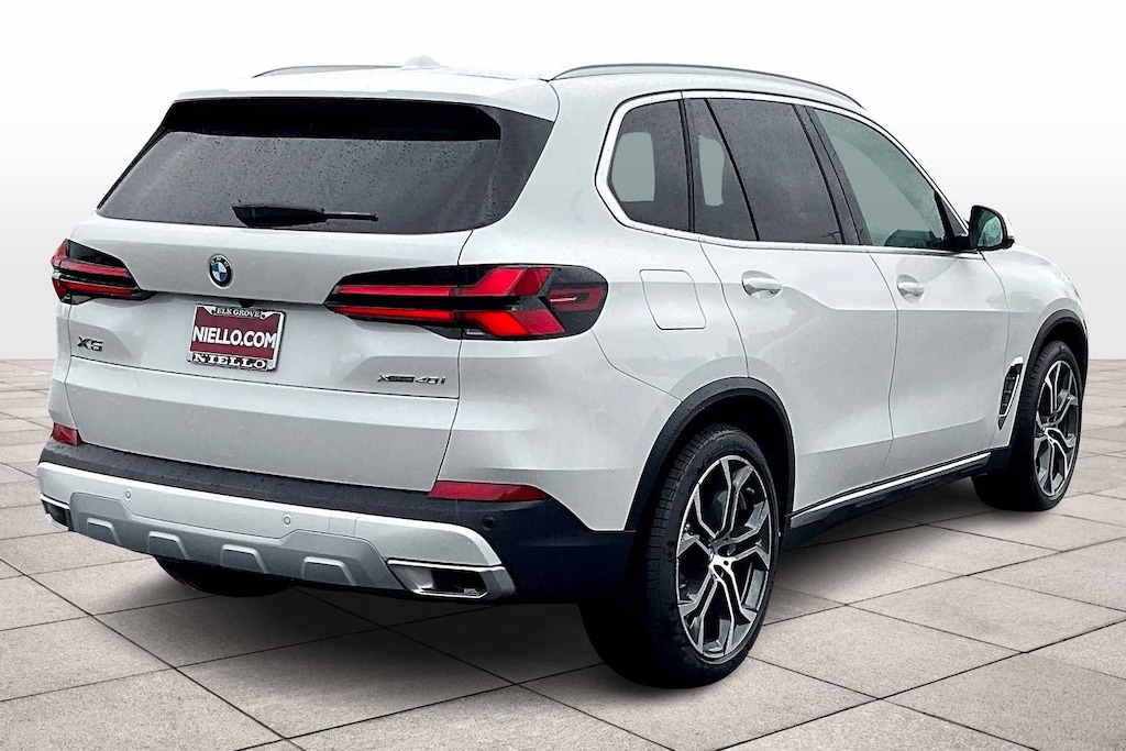 New 2026 BMW X5 xDrive40i Sports Activity Vehicle