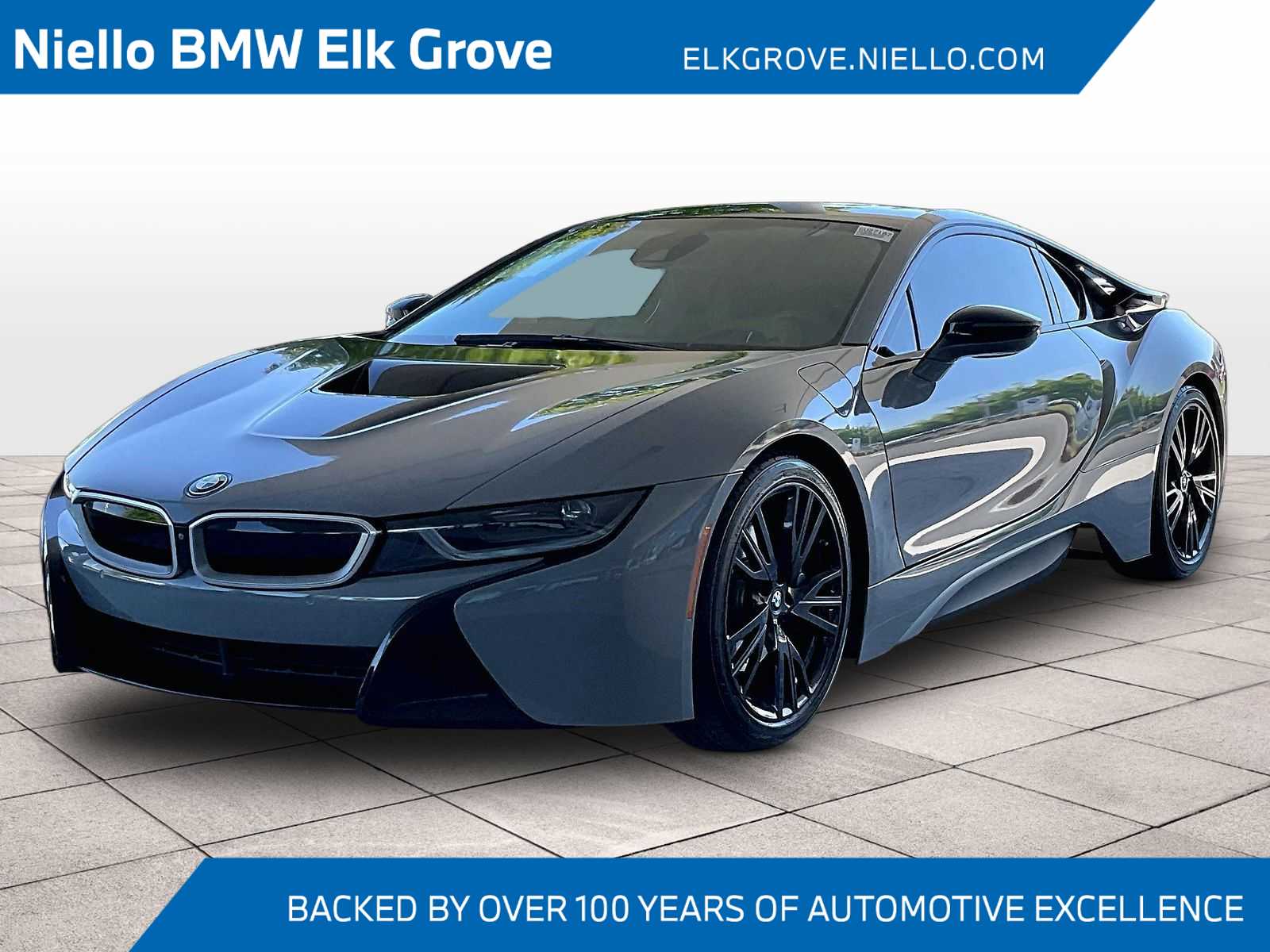2017 BMW i8 Mega World's photo