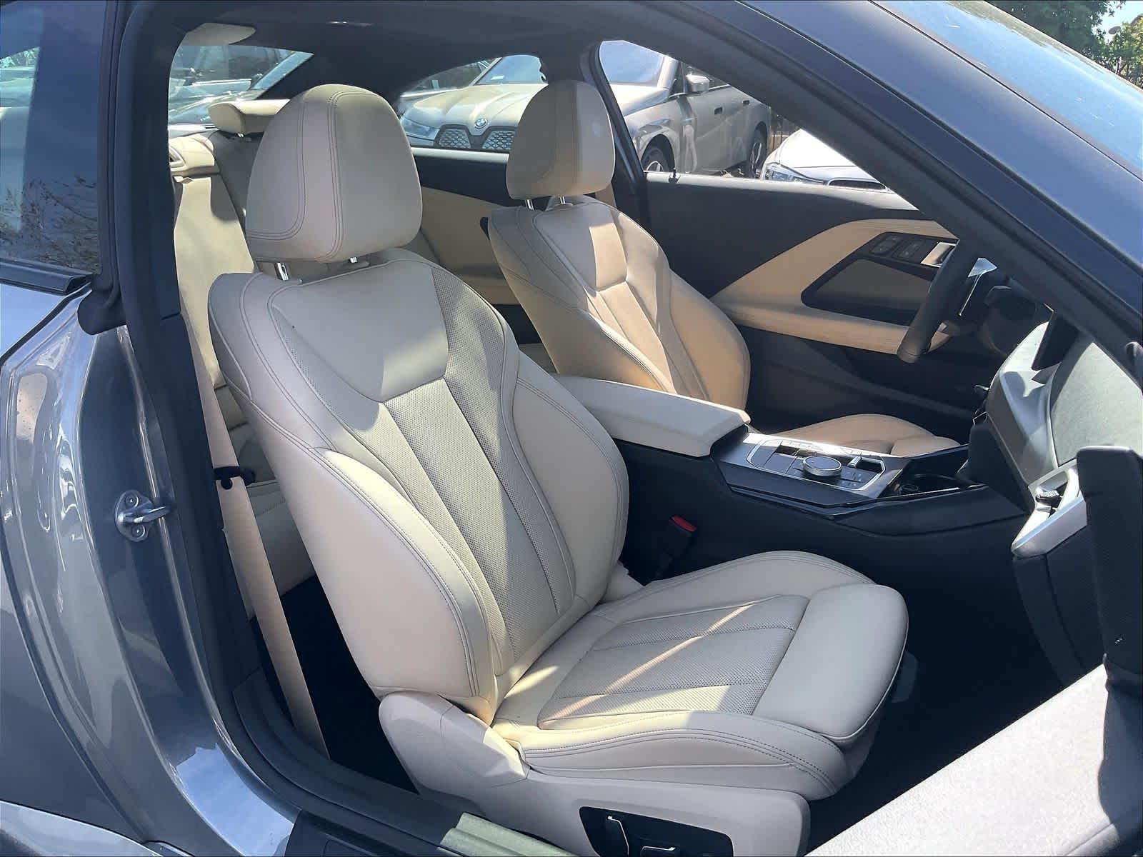 2025 BMW 230i 230i photo 3