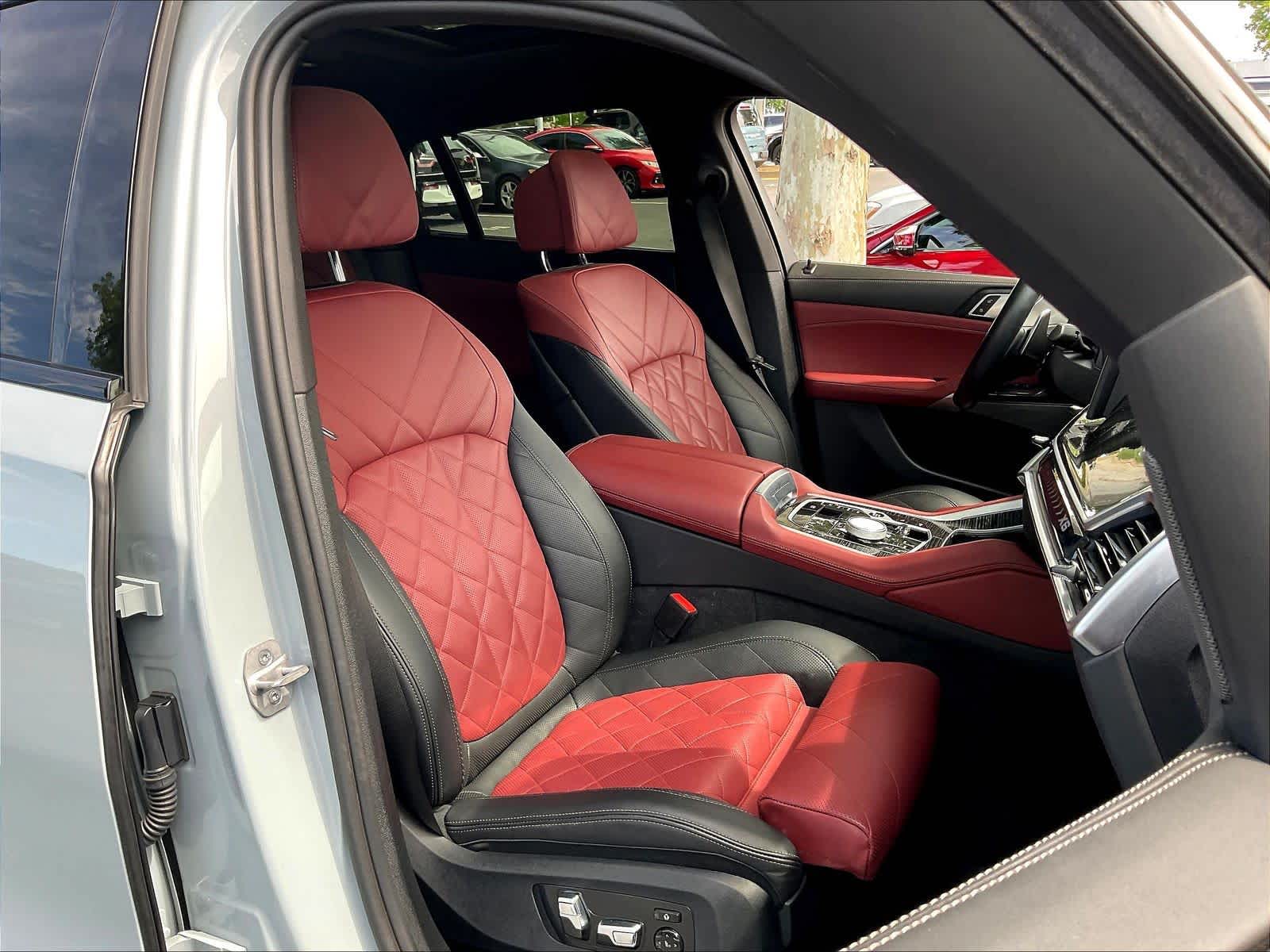 2025 BMW X6 xDrive40i xDrive40i photo 3