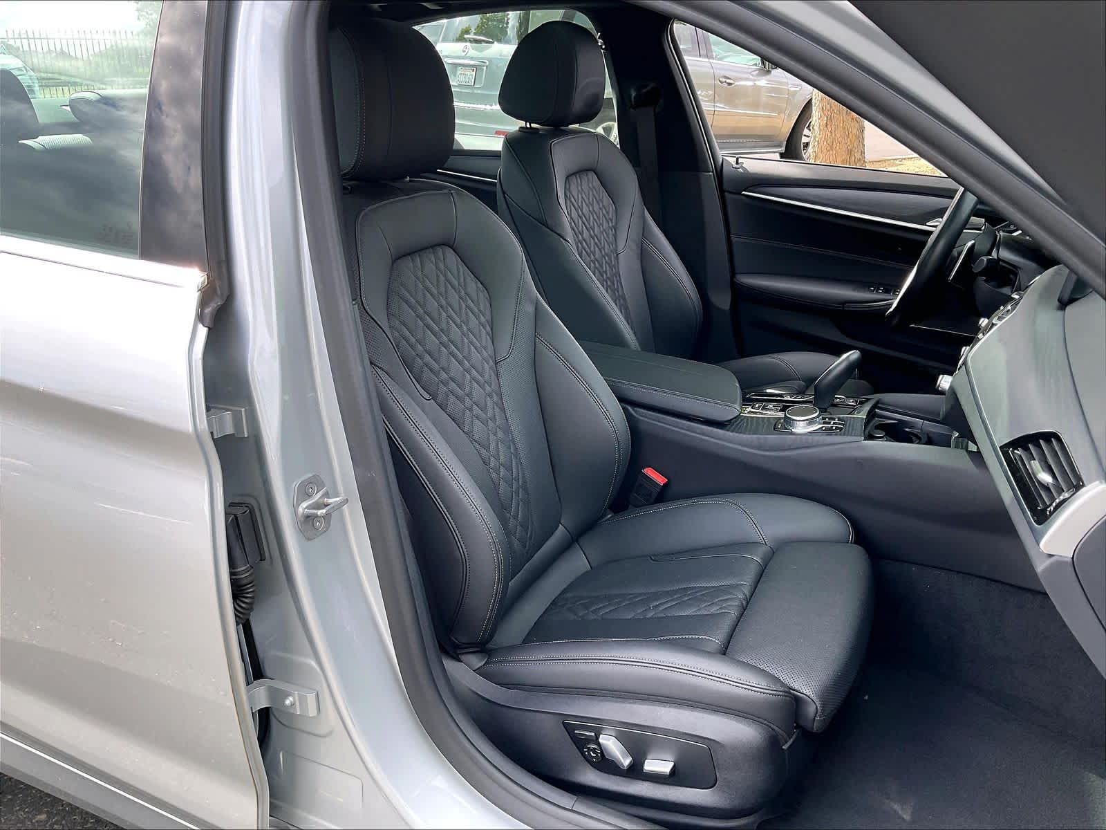 2021 BMW 540i 540i photo 6