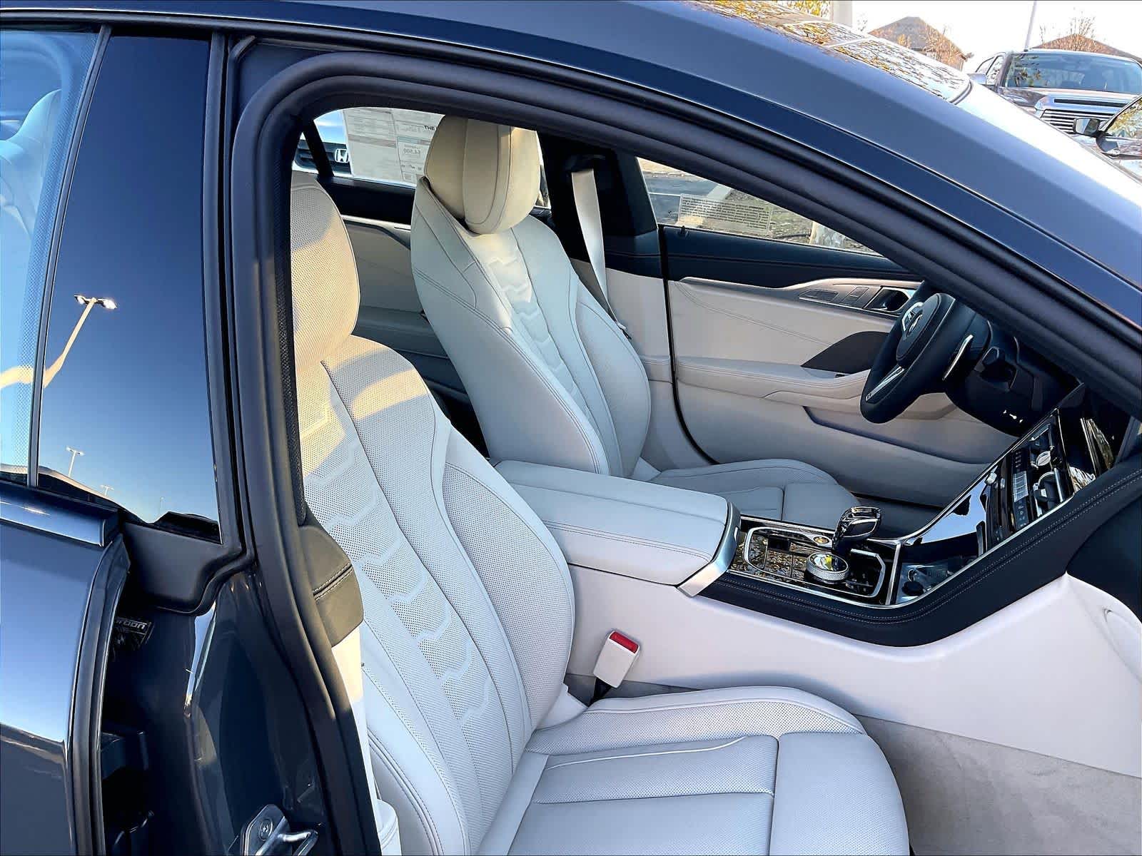 2026 BMW 8 Series 840i - Photo 27