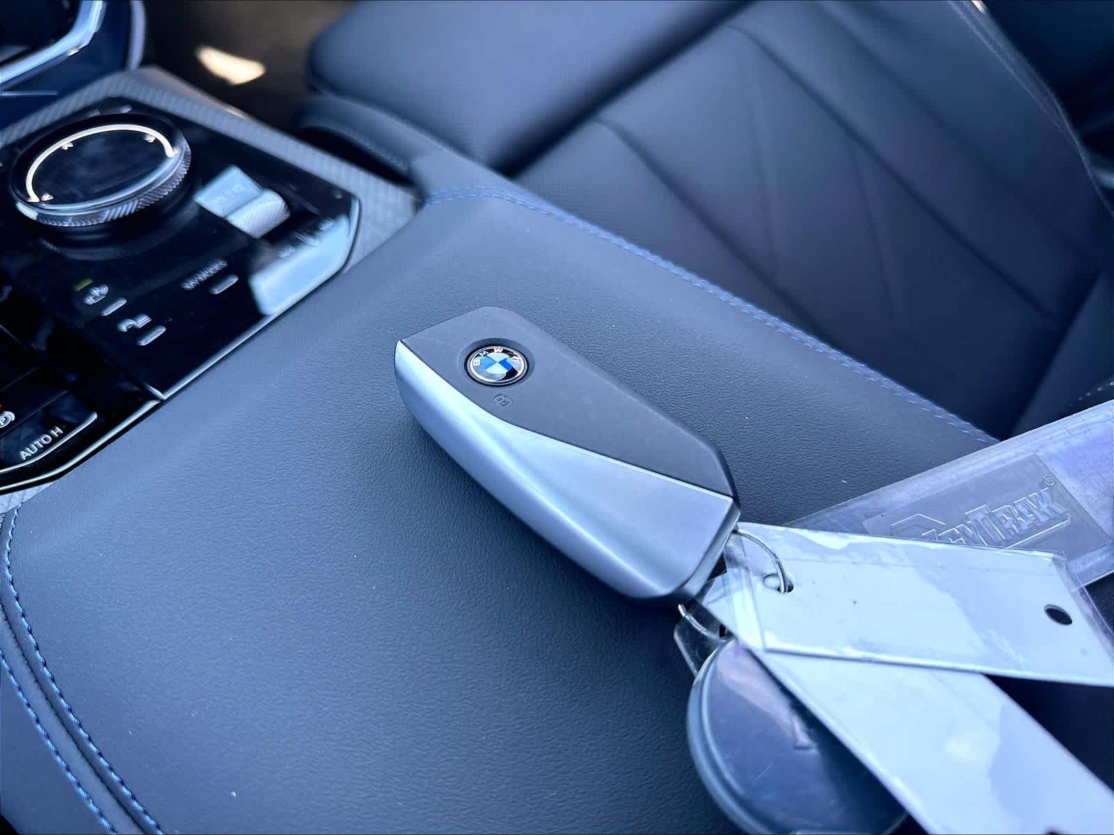 2026 BMW X3 30 - Photo 34