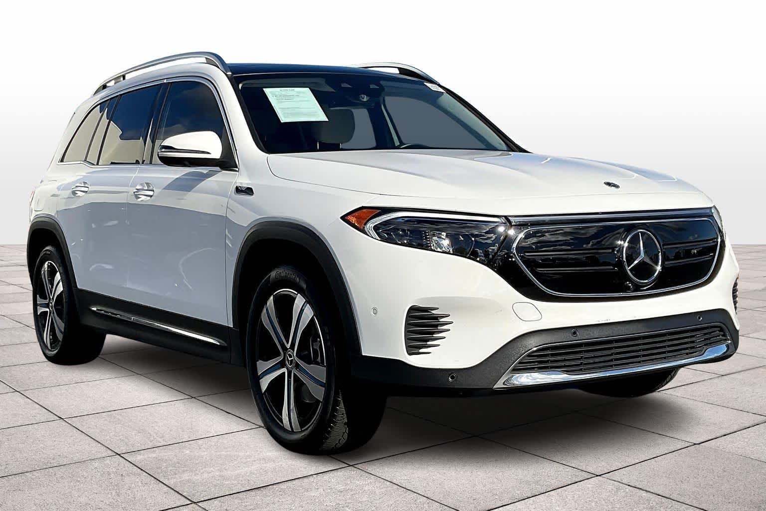 2022 Mercedes Benz EQB 300 4MATIC photo 2