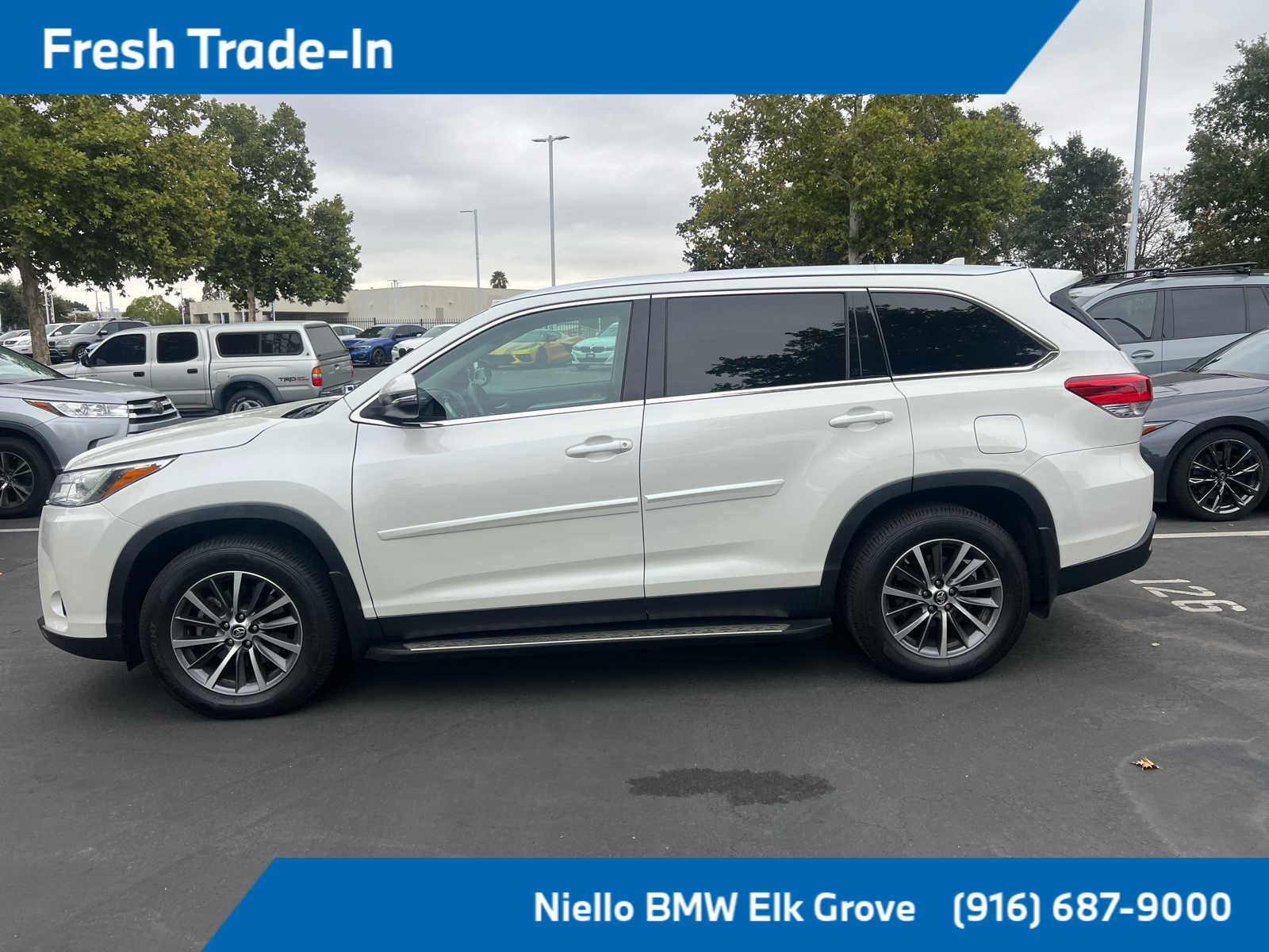 2019 Toyota Highlander XLE SE photo 2