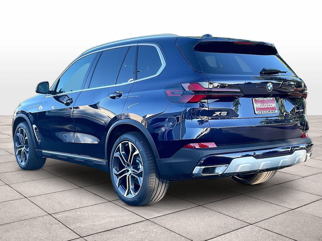 New 2026 BMW X5 xDrive40i xDrive40i Sports Activity Vehicle