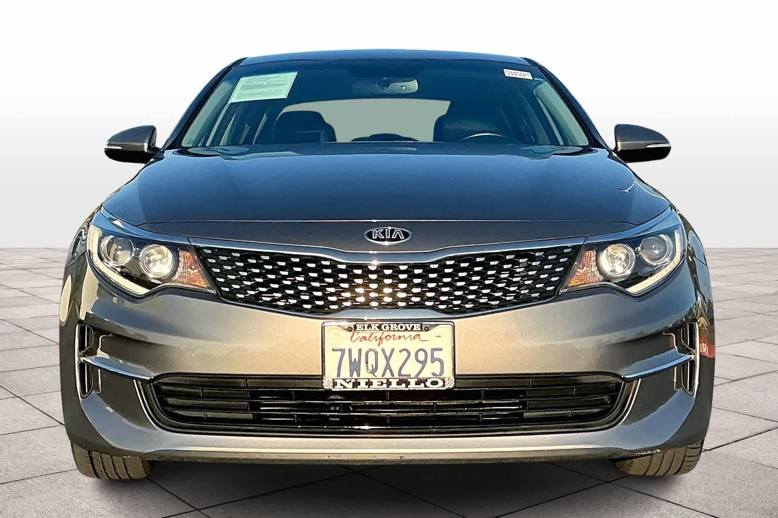 2017 Kia Optima EX photo 2