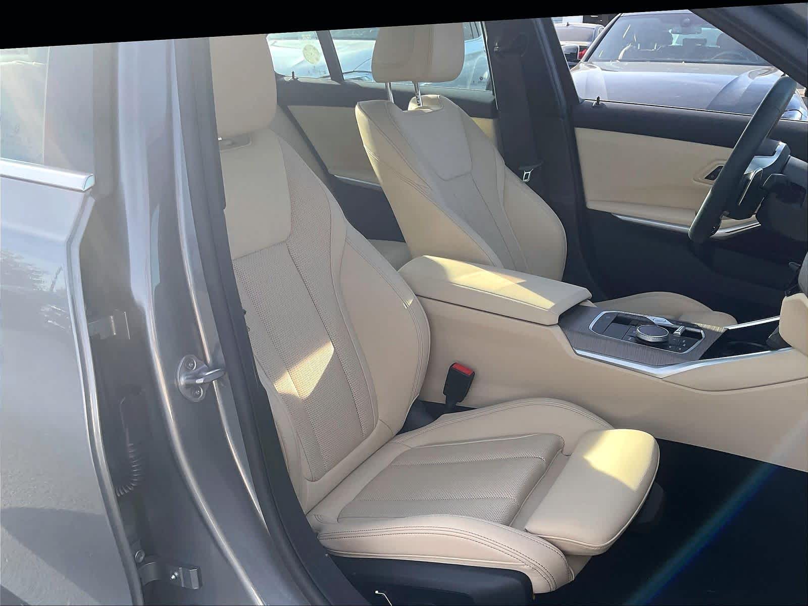 2025 BMW 330i 330i photo 3