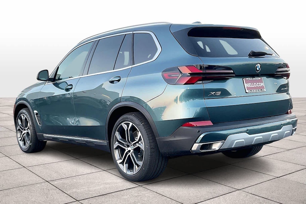 New 2026 BMW X5 xDrive40i Sports Activity Vehicle