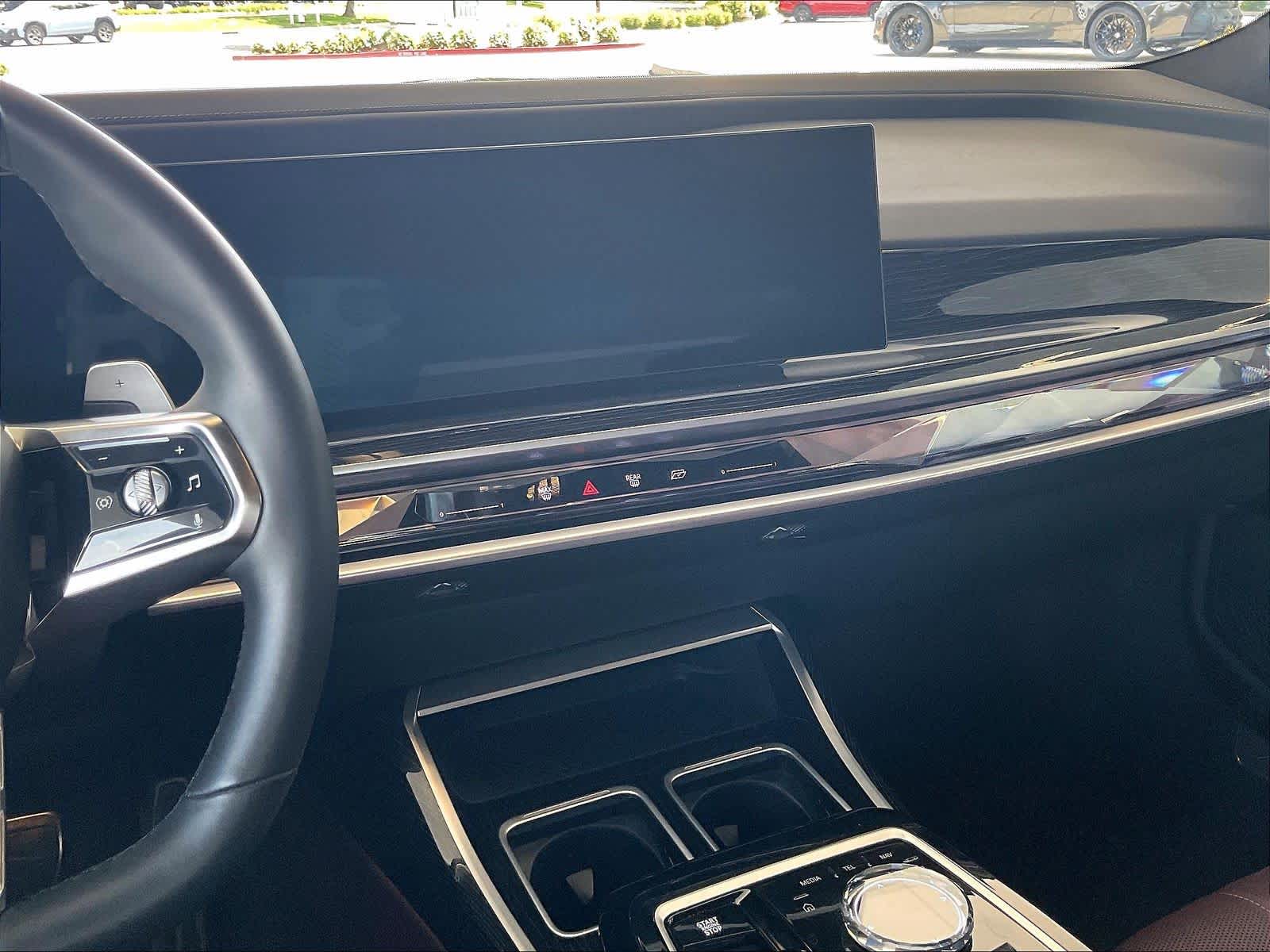 2025 BMW 740i 740i photo 6