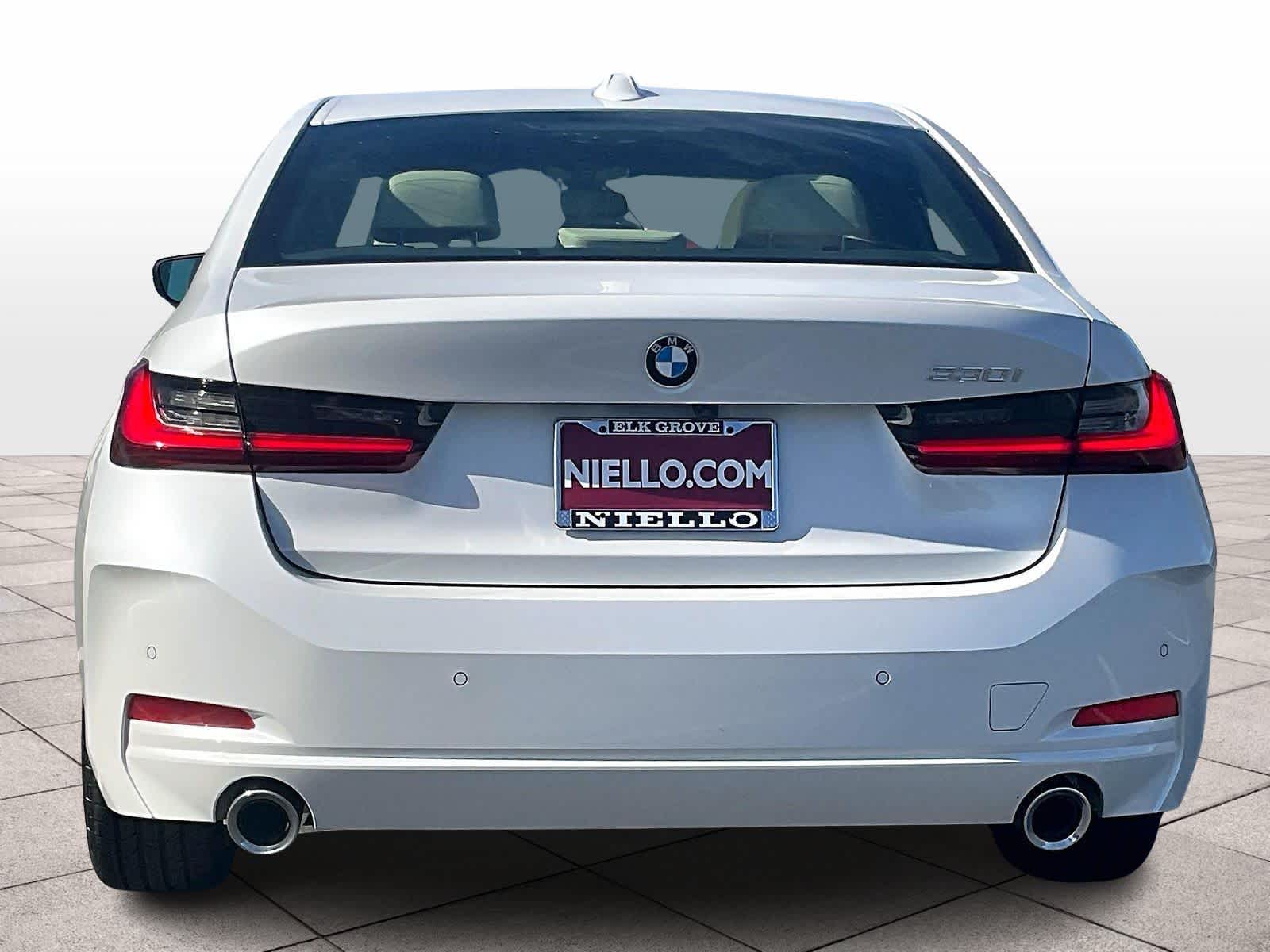 2025 BMW 330i 330i photo 4