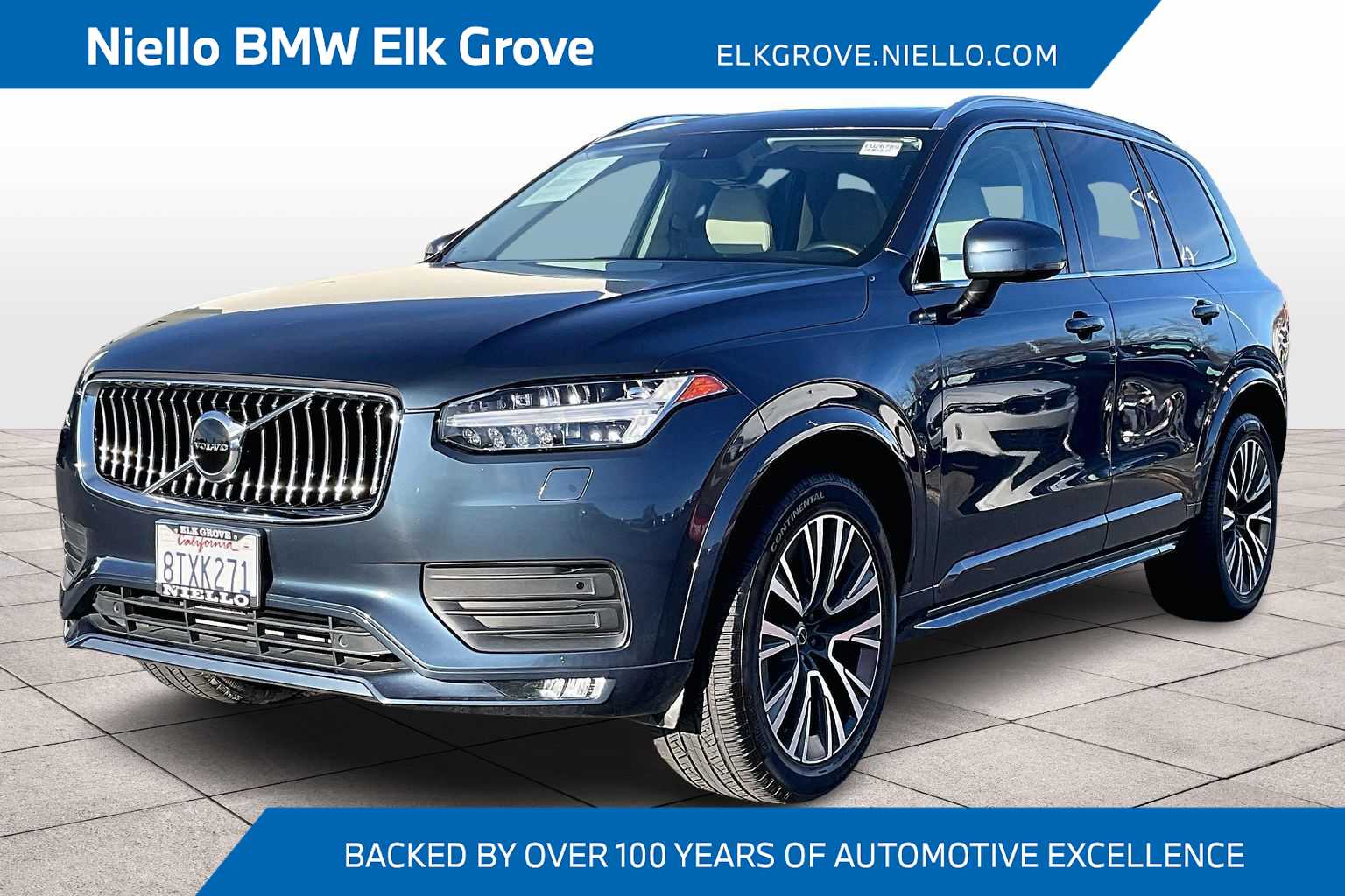 2021 Volvo XC90 Momentum's photo