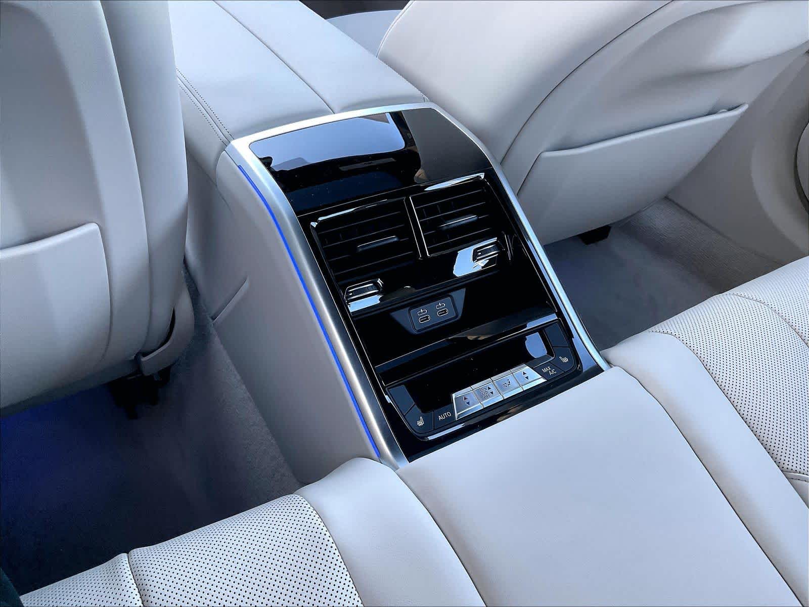 2026 BMW 8 Series 840i - Photo 15