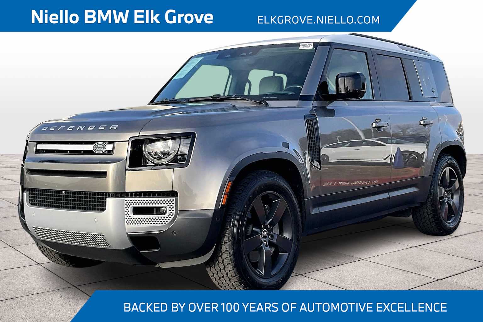 2023 Land Rover Defender SE's photo