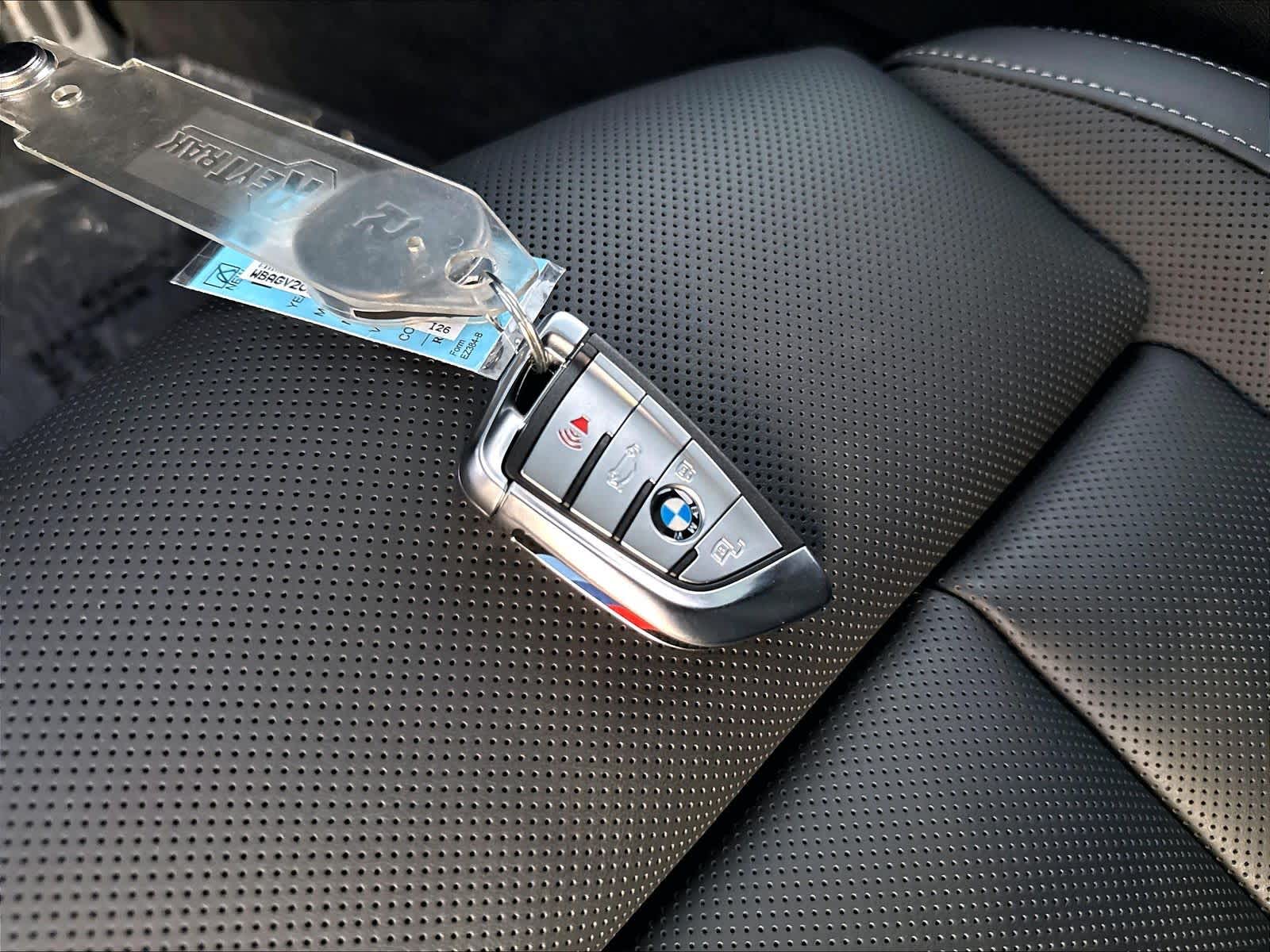 2026 BMW 8 Series 840i - Photo 35