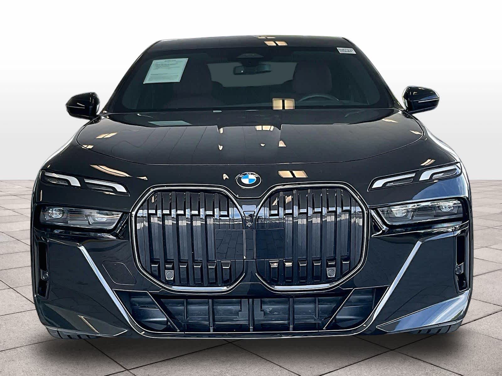 2025 BMW 740i 740i photo 2