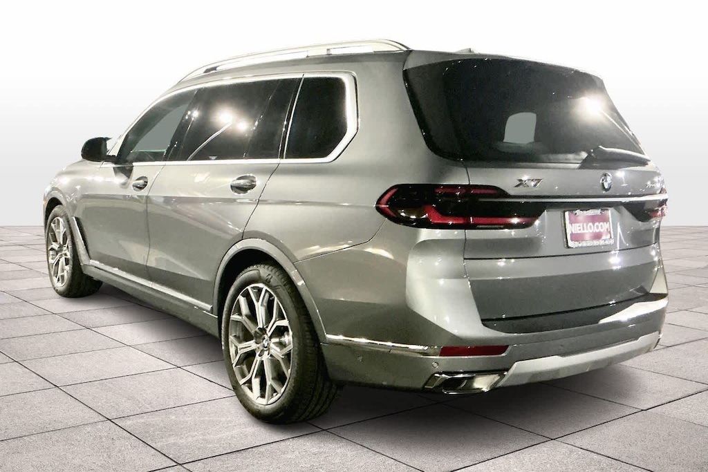 New 2026 BMW X7 xDrive40i Sports Activity Vehicle