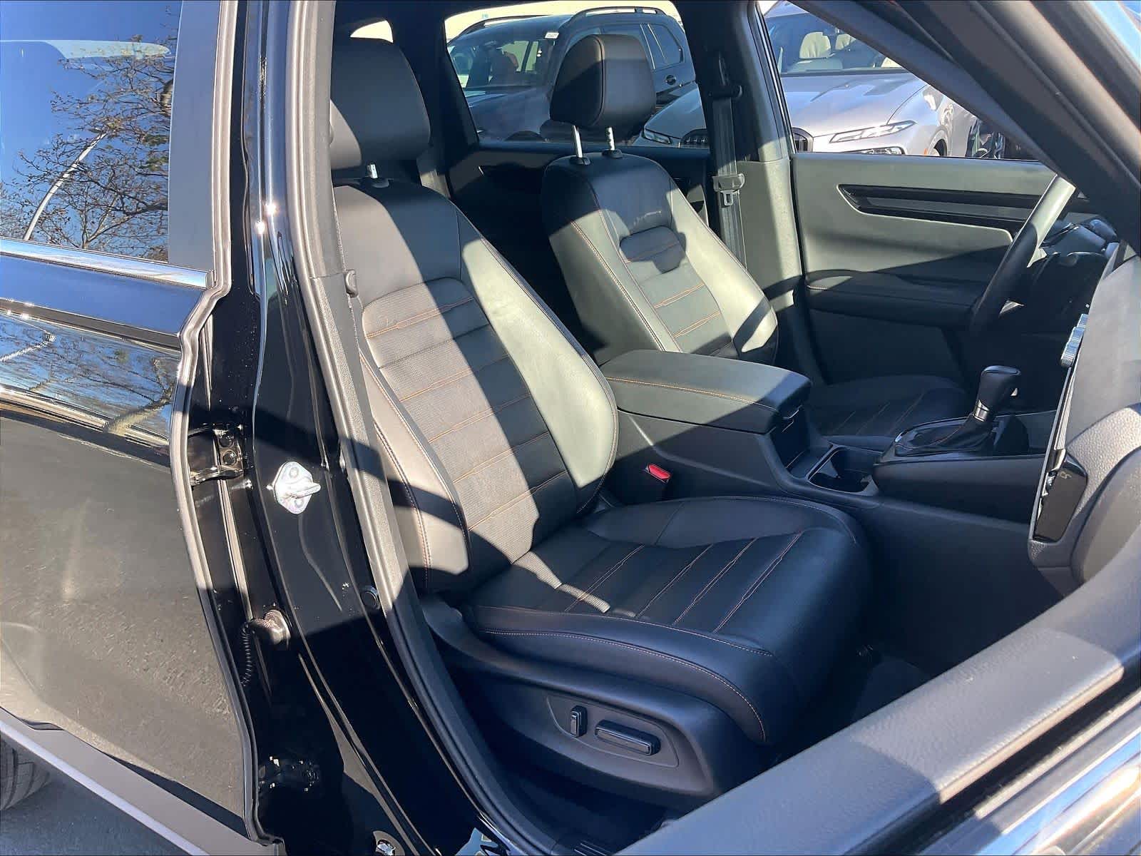 2023 Honda CR-V Hybrid Sport Touring photo 3