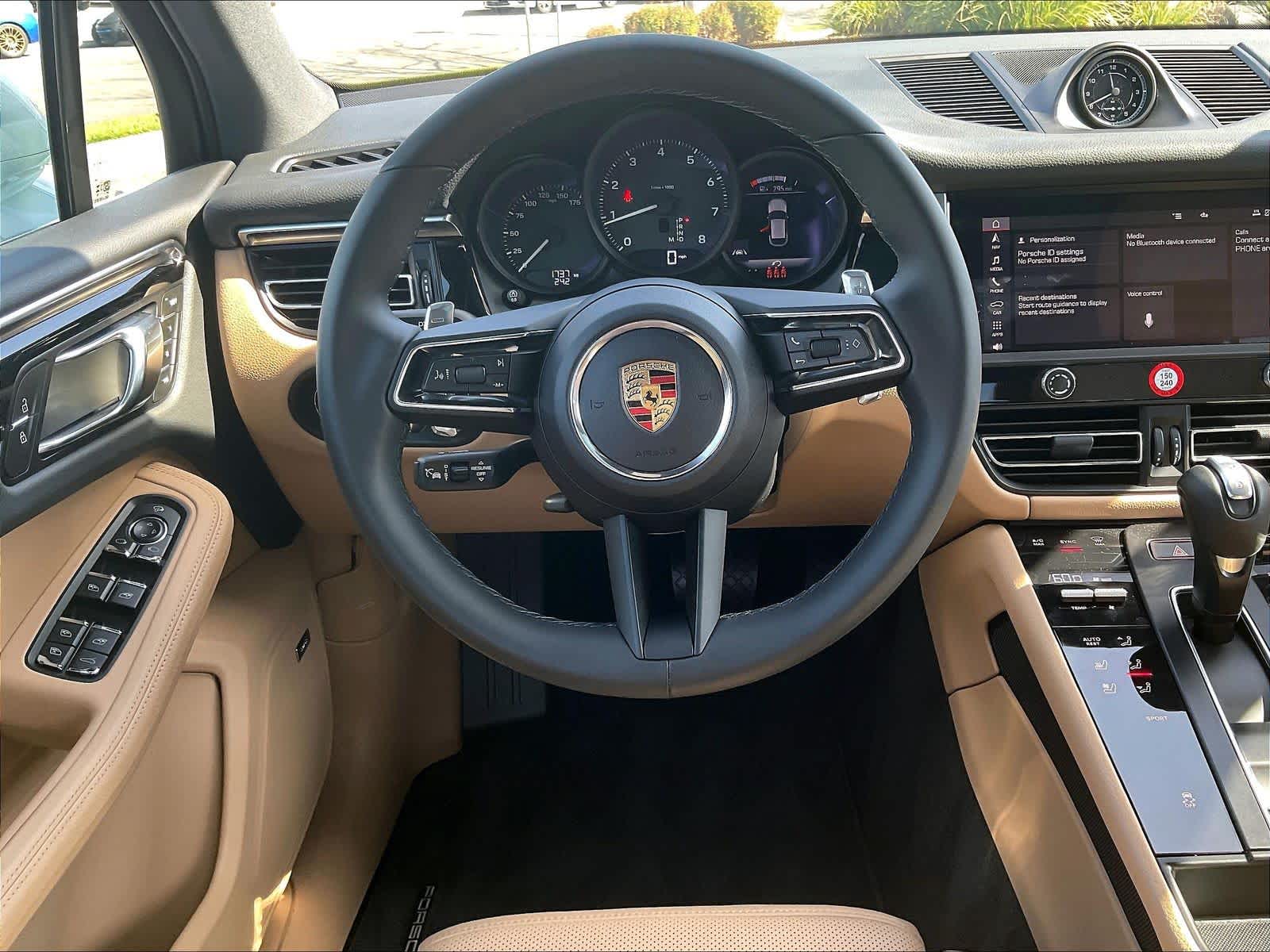 2024 Porsche Macan photo 5