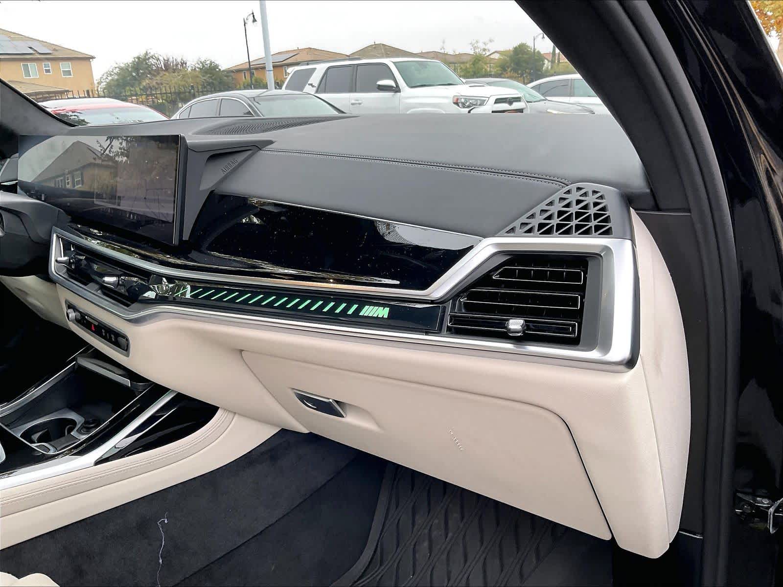 2025 BMW X7 M60i - Photo 16