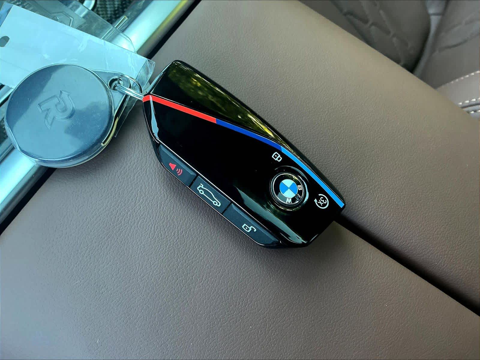 2026 BMW X7 M60i - Photo 36