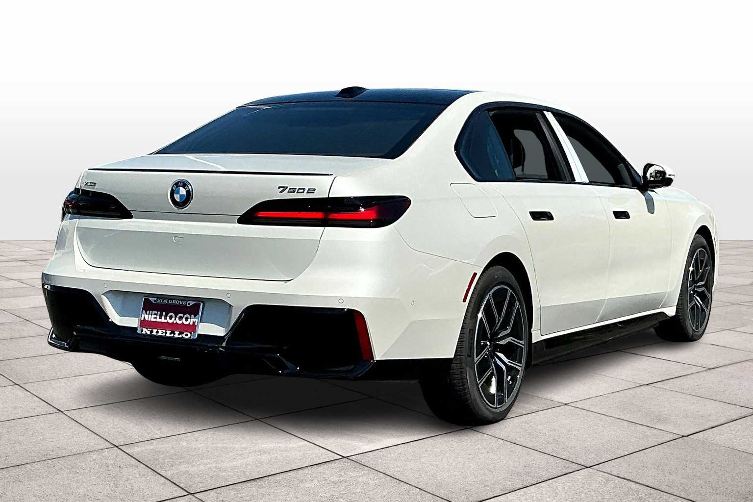 2026 Bmw 750e photo 4