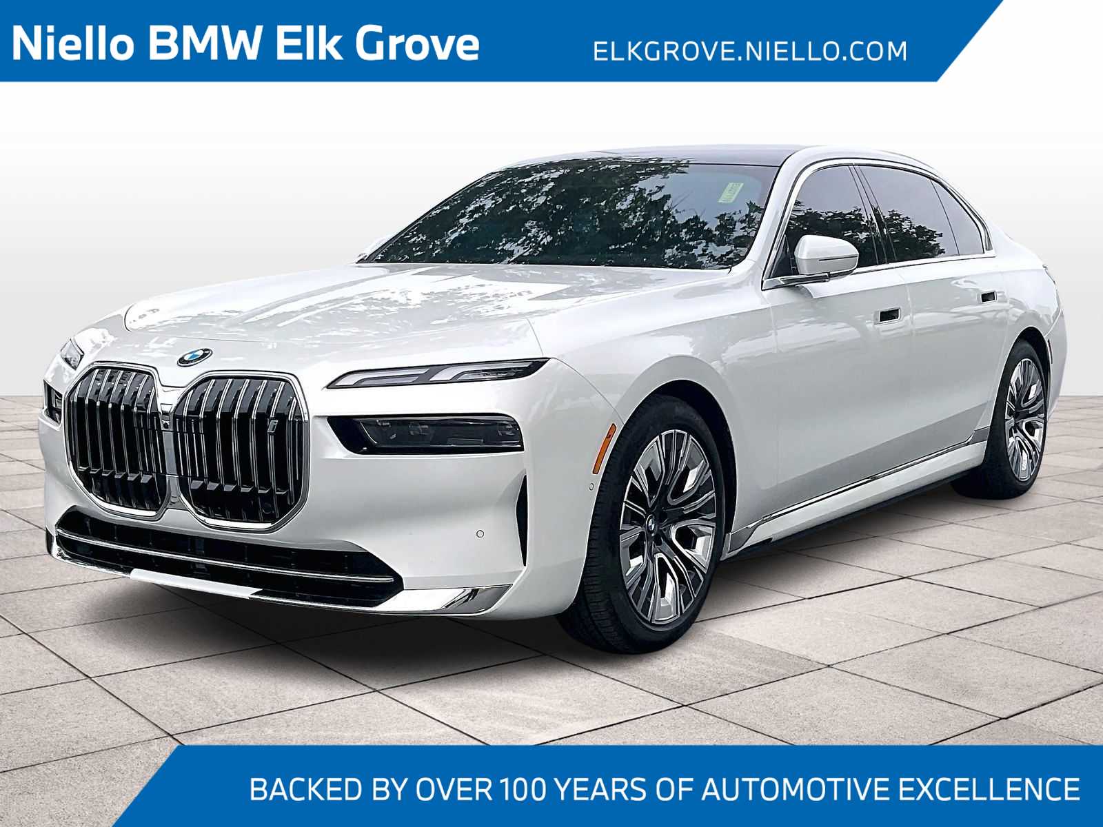 2024 BMW i7 xDrive60 photo 1