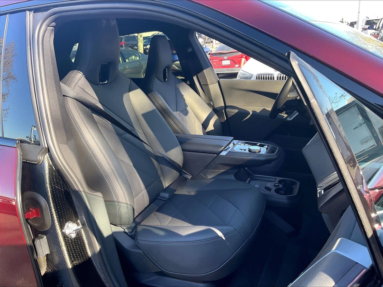 2025 BMW iX xDrive50 xDrive50 photo 3