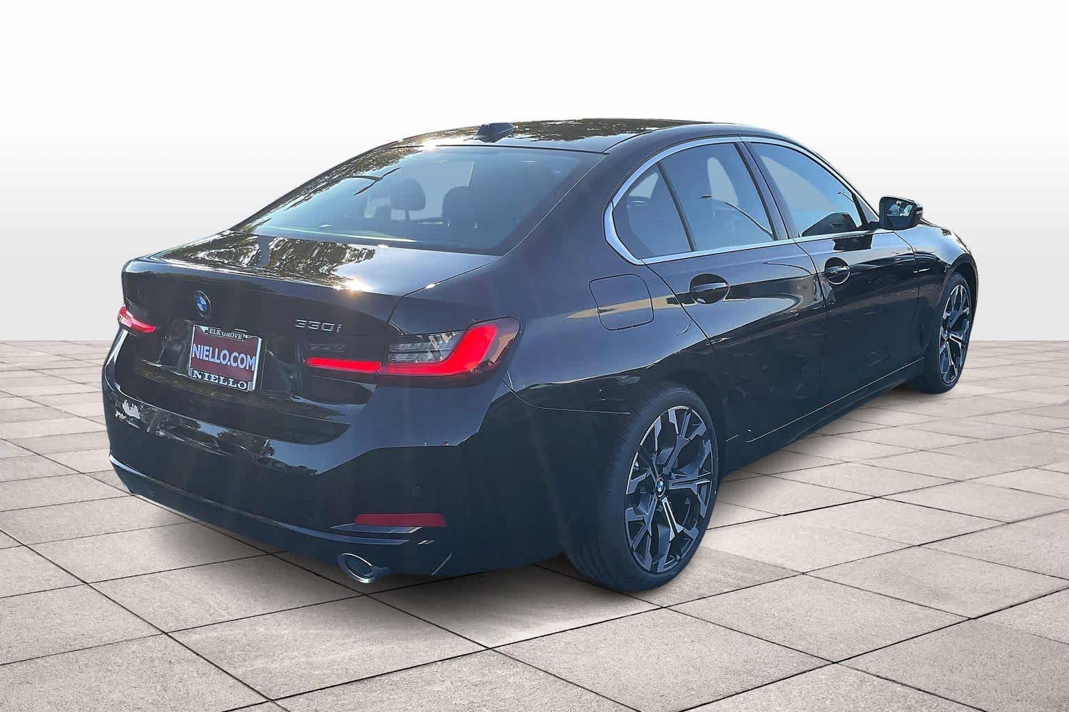 2026 Bmw 330i 3-Series photo 4