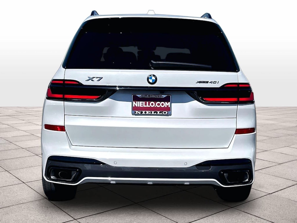 New 2027 BMW X7 xDrive40i Sports Activity Vehicle