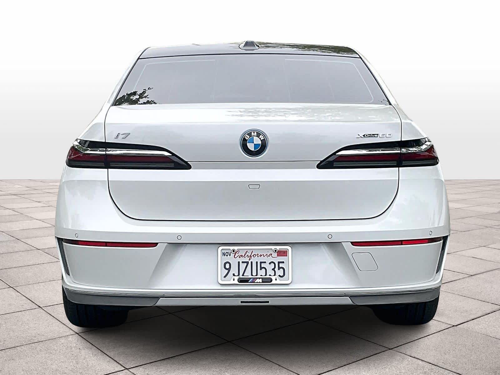 2024 BMW i7 xDrive60 photo 4