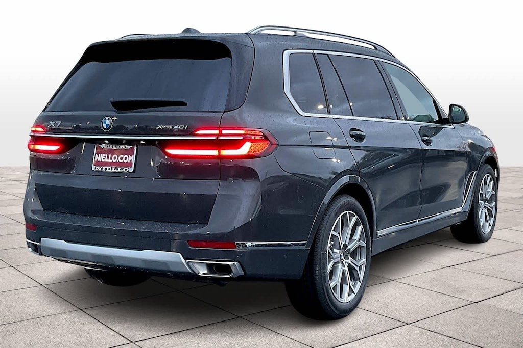 New 2026 BMW X7 xDrive40i Sports Activity Vehicle