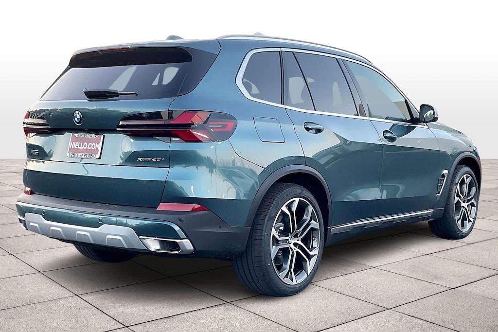 New 2026 BMW X5 xDrive40i Sports Activity Vehicle