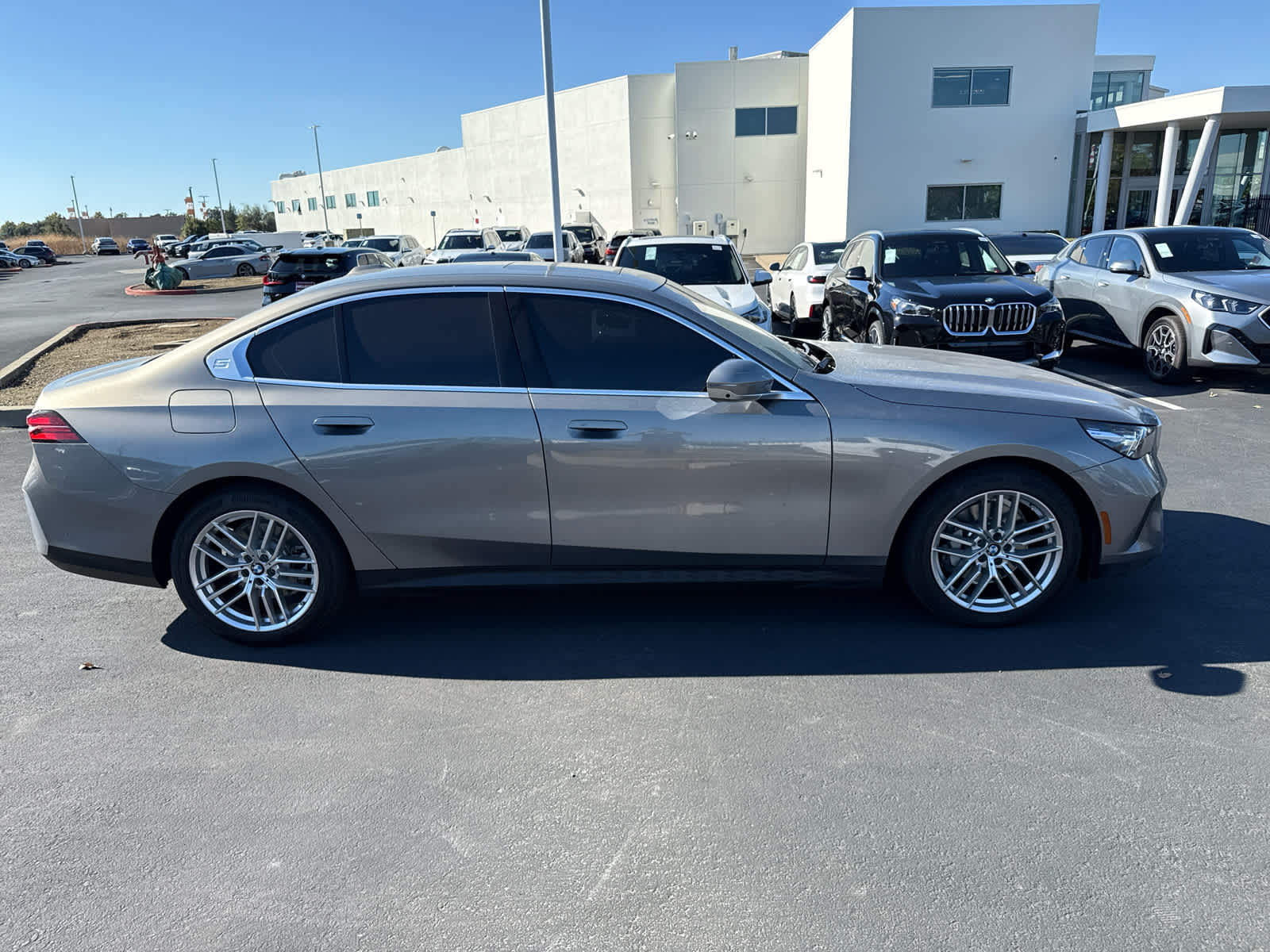 2025 Bmw 530i photo 4