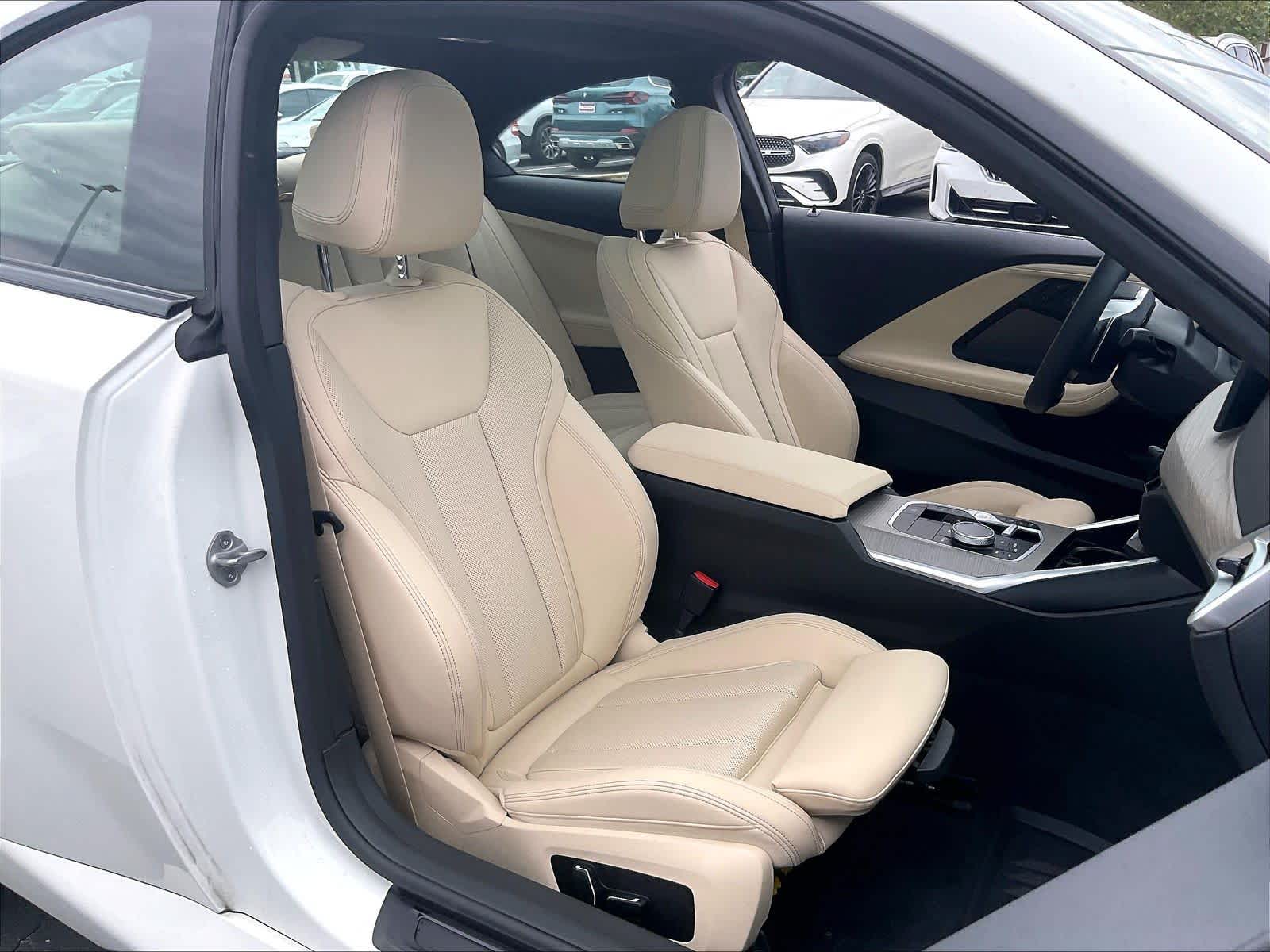 2025 BMW 230i 230i photo 3