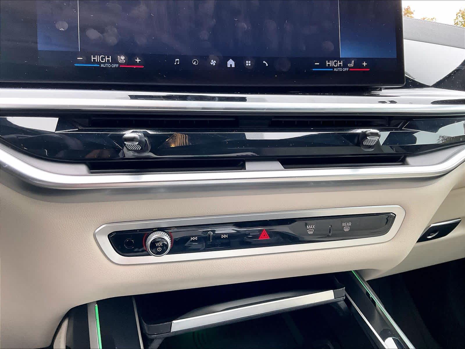 2025 BMW X7 M60i - Photo 33