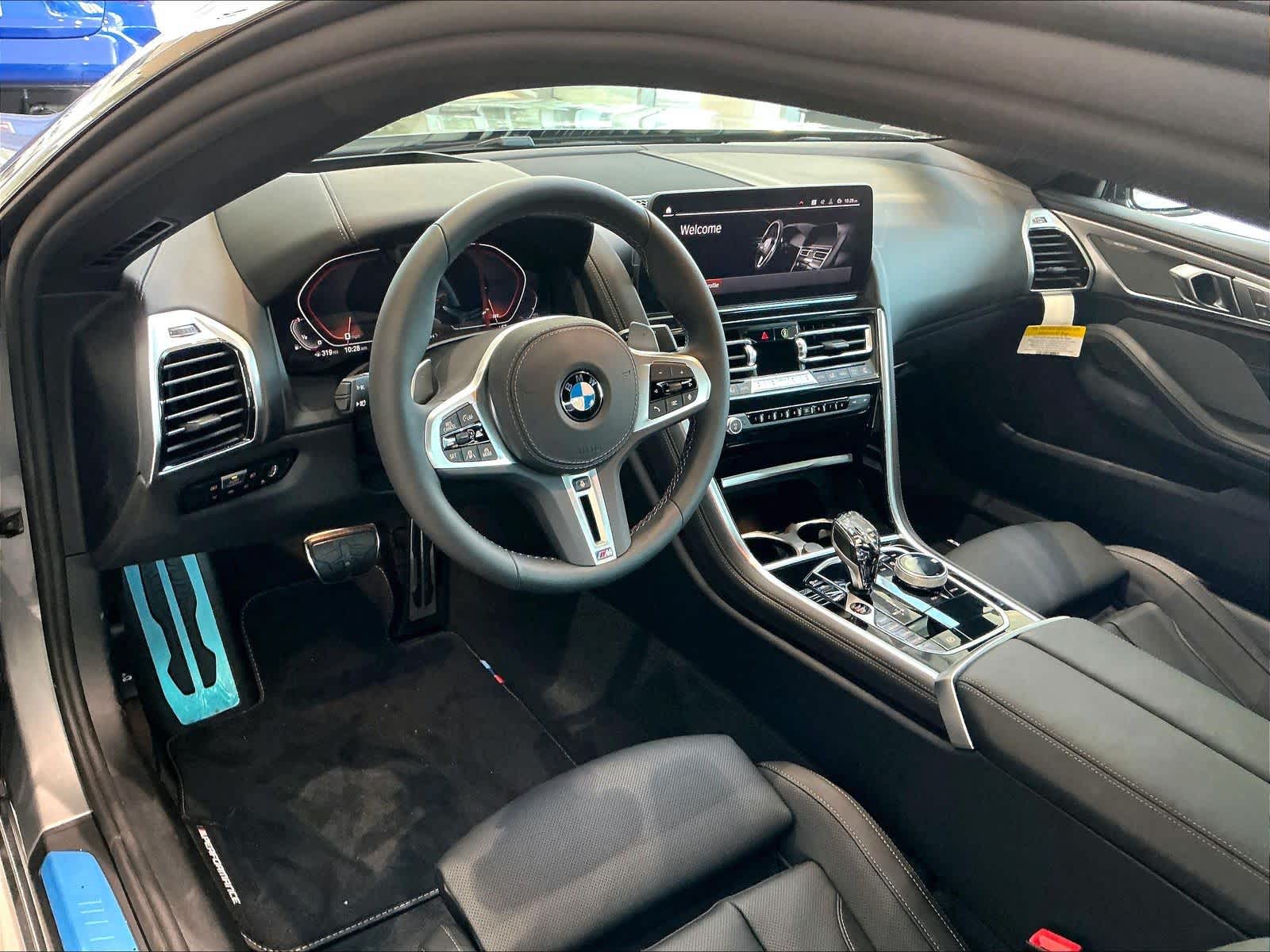 2026 BMW 8 Series M850i - Photo 7