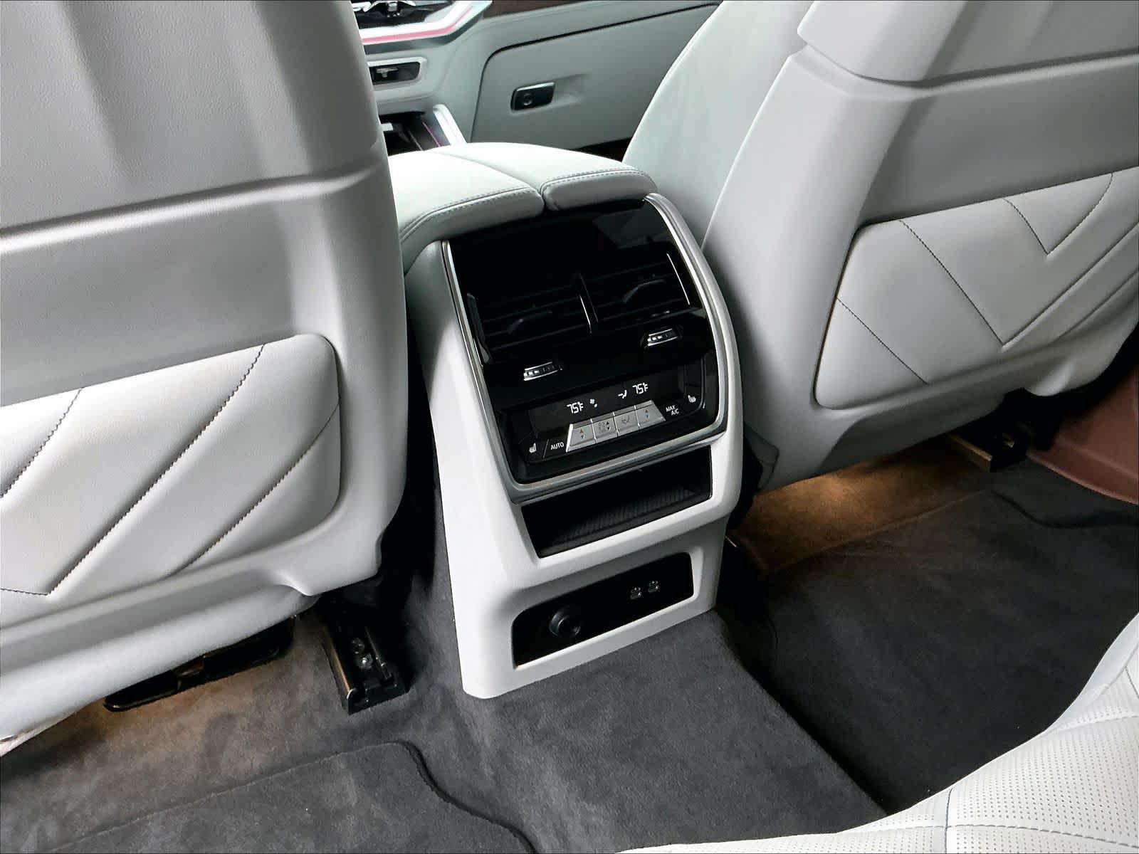 2025 BMW XM Base - Photo 33