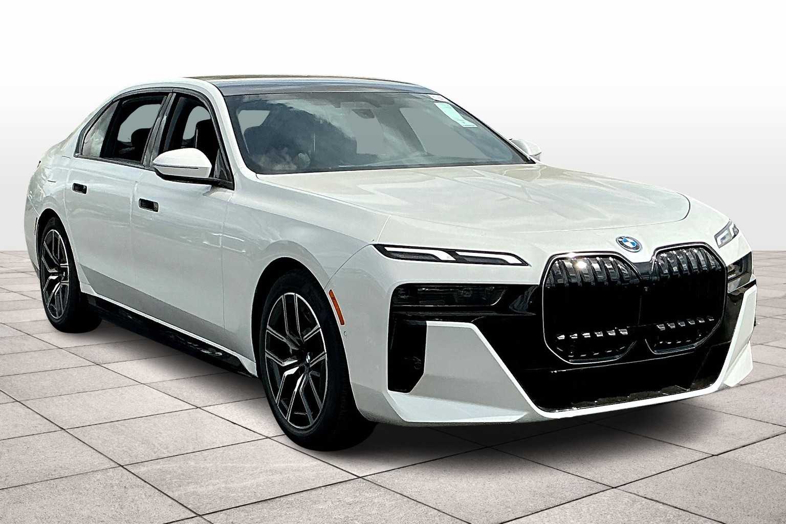 2026 Bmw 750e photo 2