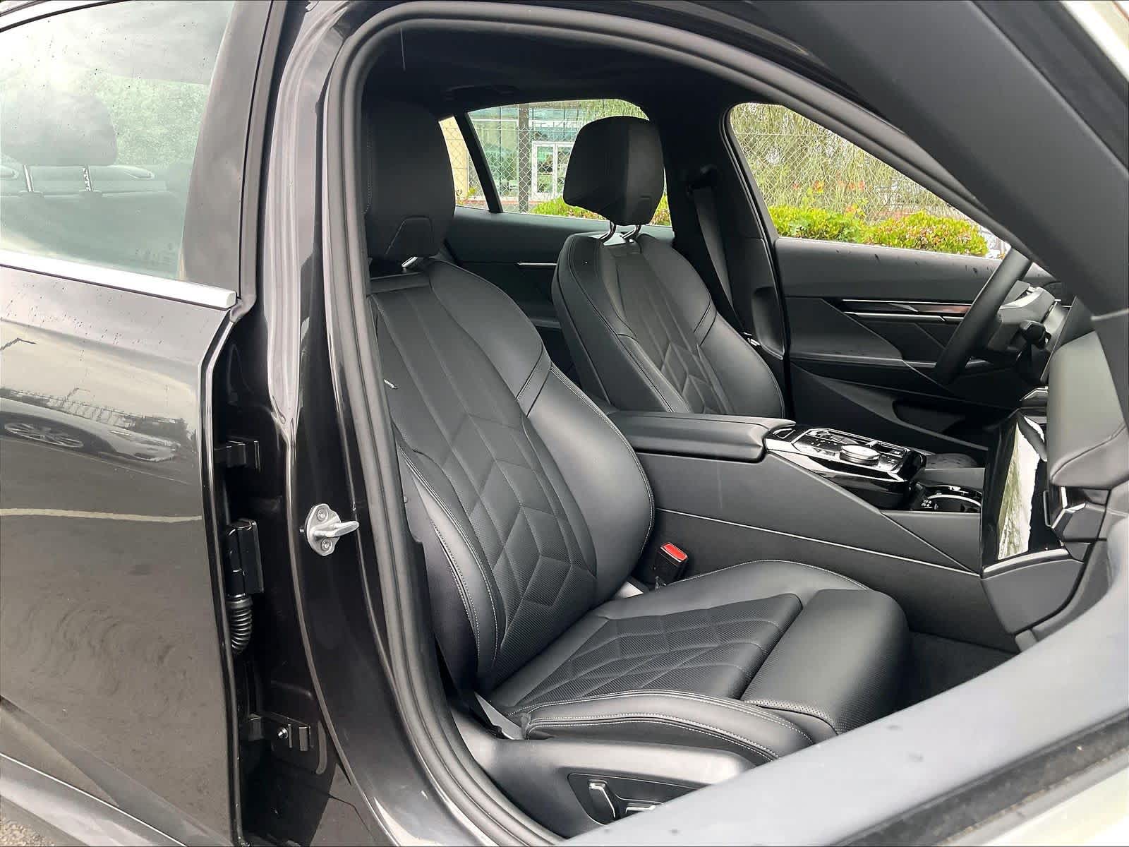 2024 BMW i5 eDrive40 photo 3