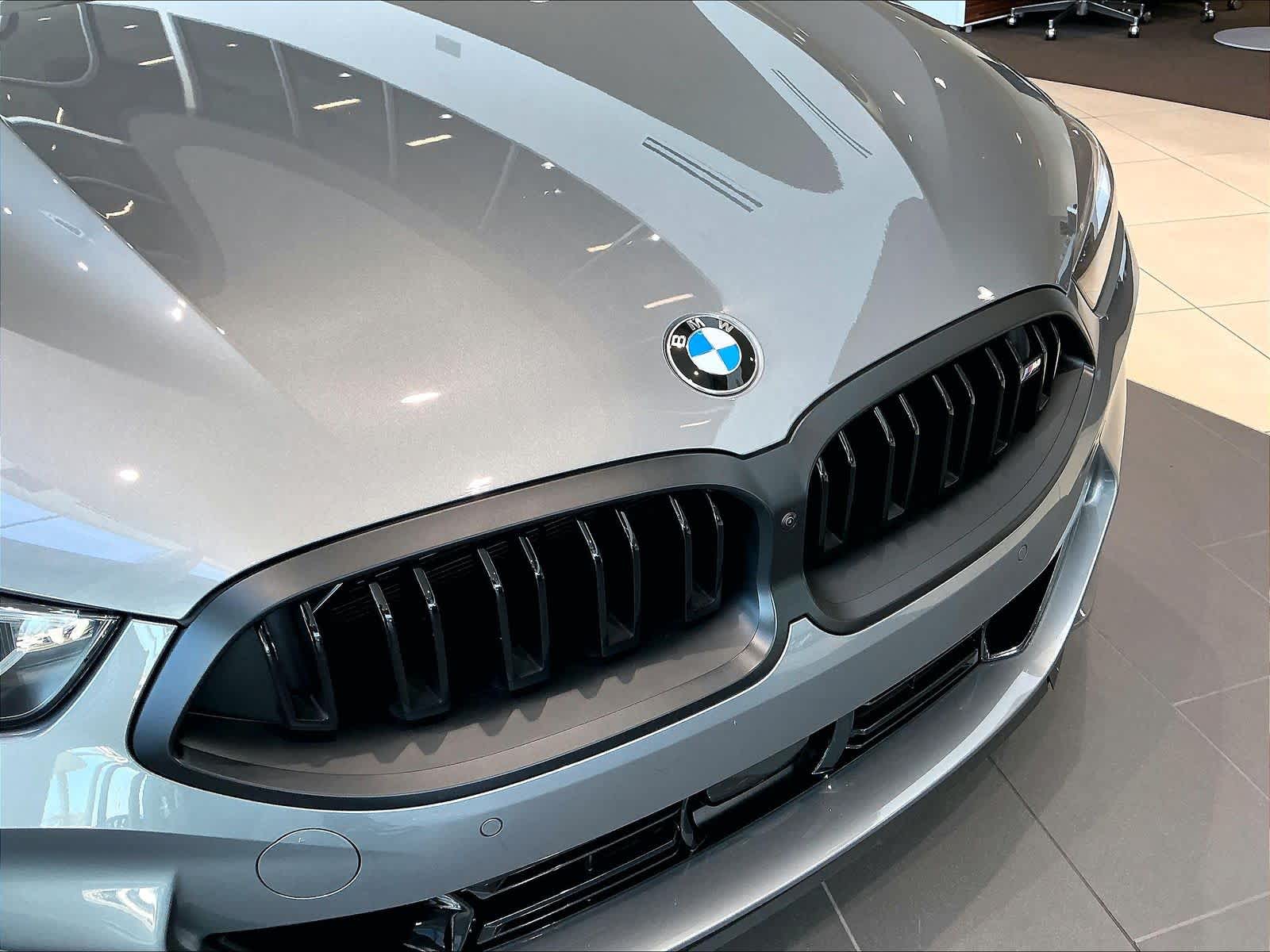 2026 BMW 8 Series M850i - Photo 30